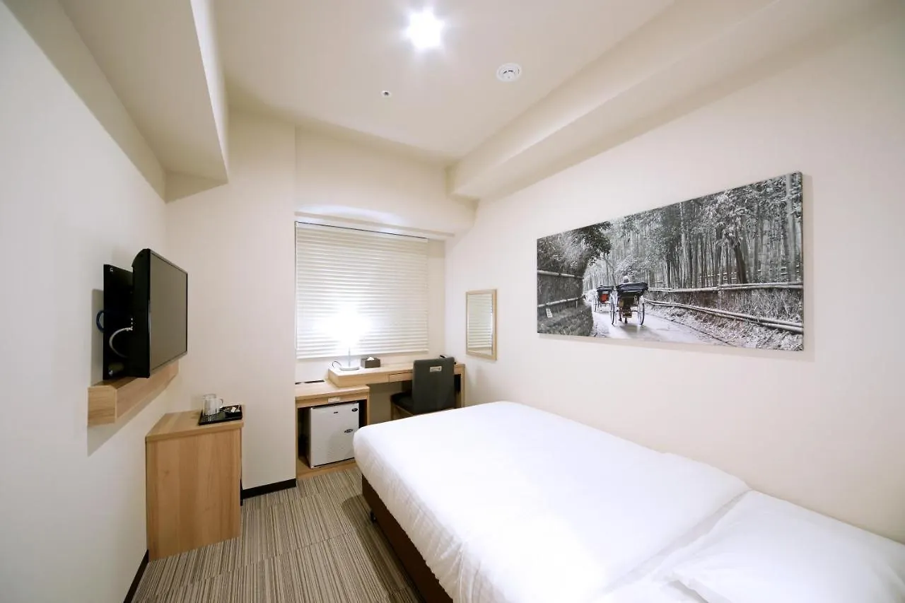 Travelodge Kyoto Shijo Kawaramachi 3*,